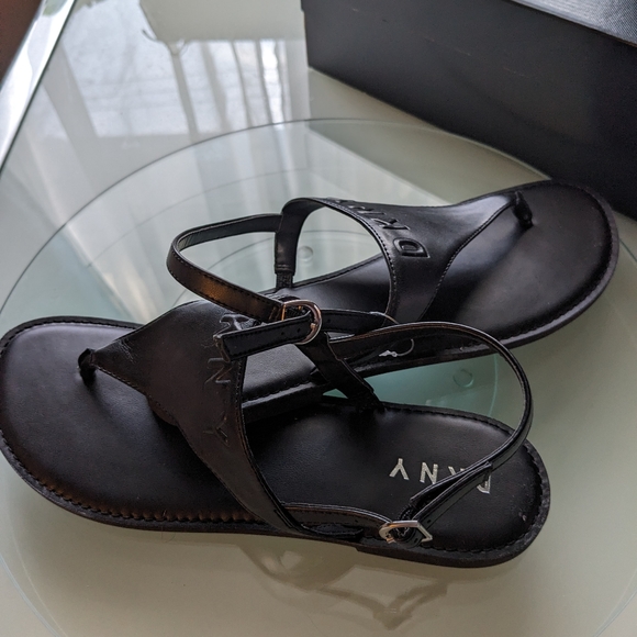 DKNY solar sandals, NWOT size 9 - Picture 14 of 16